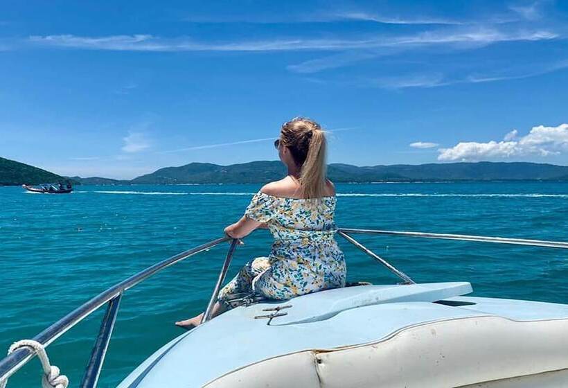 پانسیون Oimho Beach House Apartment Beach Front