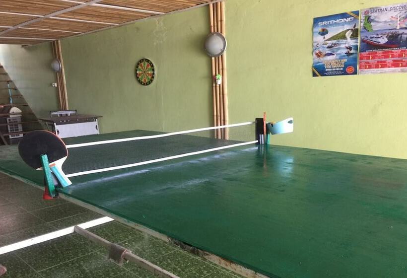 پانسیون Oimho Beach House Apartment Beach Front