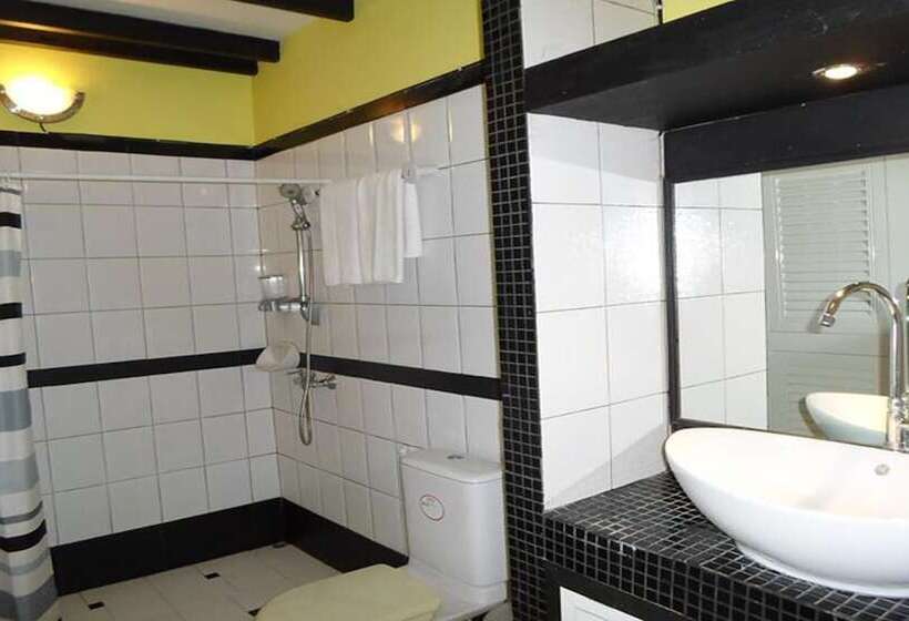 پانسیون Oimho Beach House Apartment Beach Front