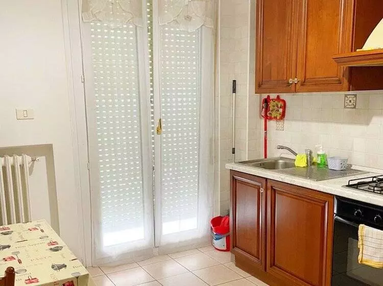 پانسیون Cleo Azalea