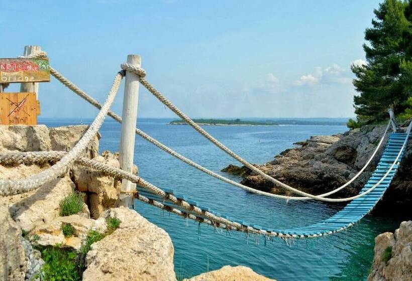 펜션 Ul. Dinka Trinajstića 10