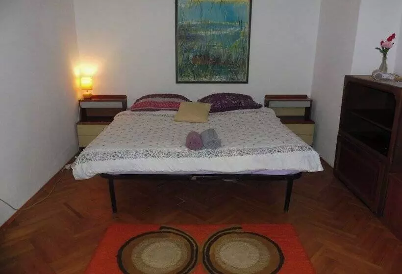 Majatalo Ul. Dinka Trinajstića 10