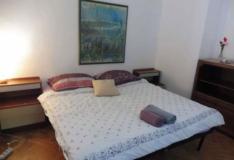 Majatalo Ul. Dinka Trinajstića 10