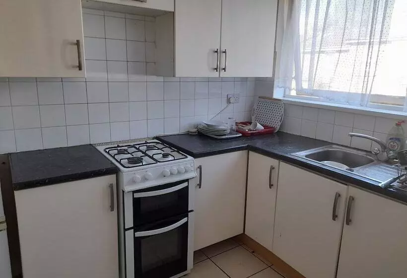 レジデンス Captivating Extra Large Room In London, To Relax