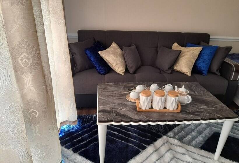 Резиденция Captivating Extra Large Room In London, To Relax