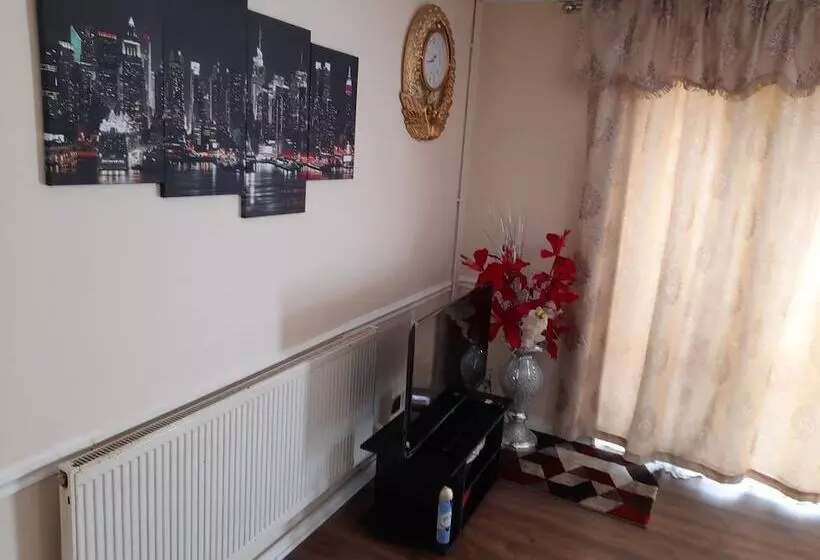 レジデンス Captivating Extra Large Room In London, To Relax