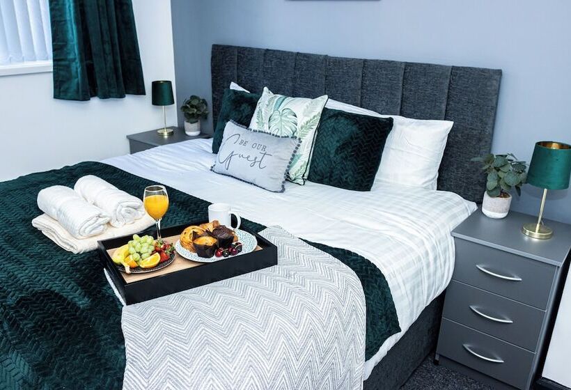 اقامتگاه Stunning 3bedroom Home Ideal For Long & Short Stay