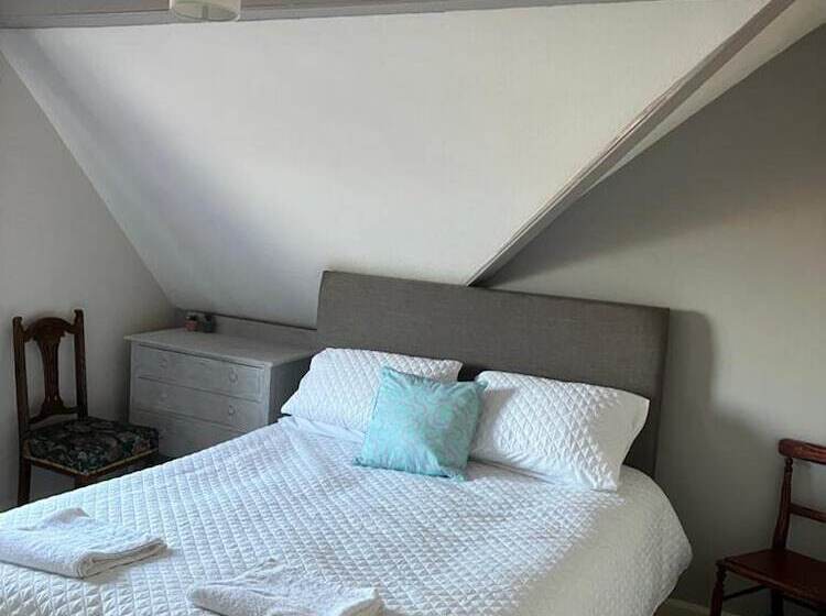 اقامتگاه Sleeps 14 Cardiff City Centre