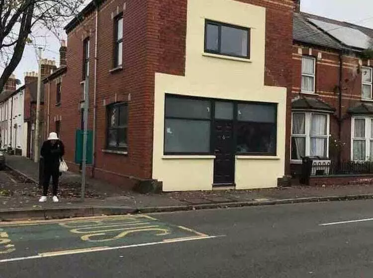 اقامتگاه Sleeps 14 Cardiff City Centre