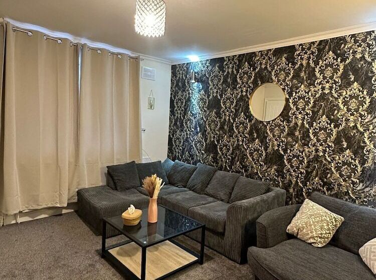 اقامتگاه The Hideaway Home Bd5 2 Bed Lovely Modern House