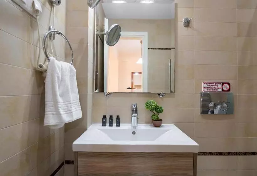 Rouchotas Apartments