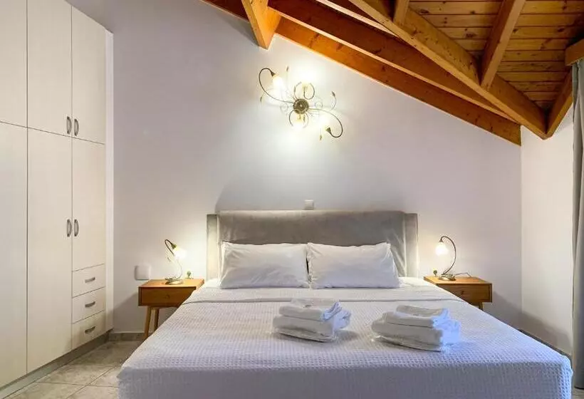 Rouchotas Apartments