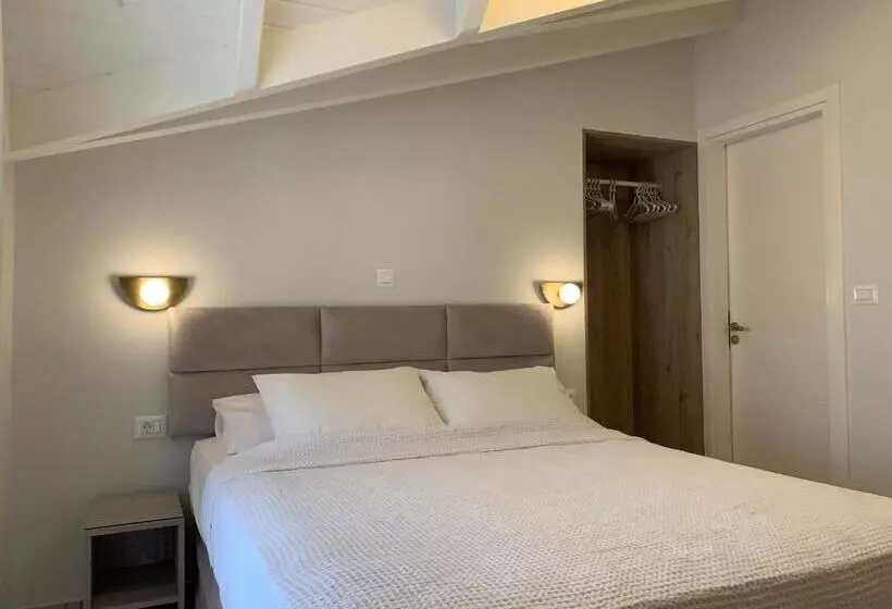 Rouchotas Apartments