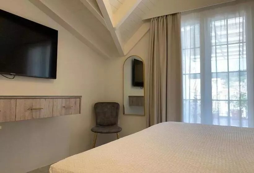 Rouchotas Apartments