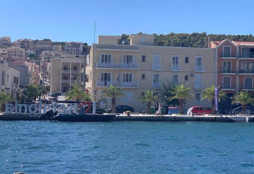 Rouchotas Apartments