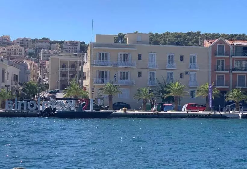 Rouchotas Apartments