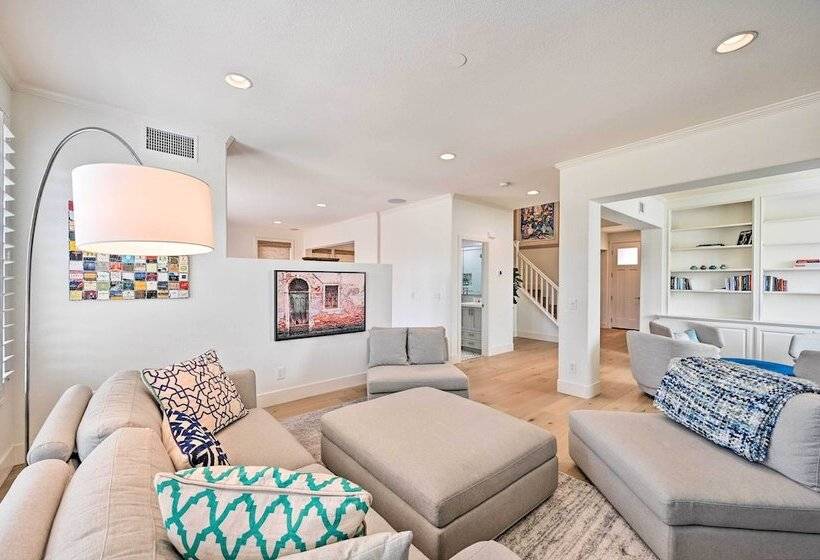 Stunning Carlsbad Gem W/ Fire Pit & Hot Tub!