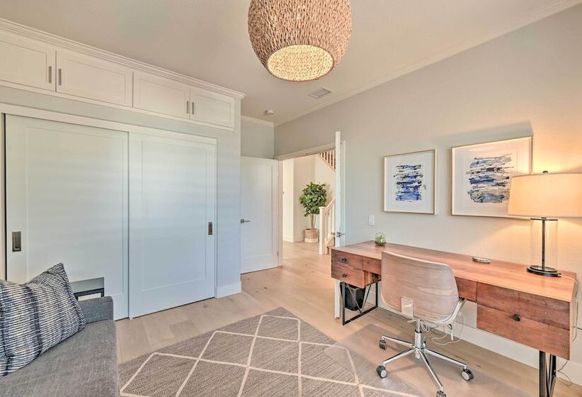 Stunning Carlsbad Gem W/ Fire Pit & Hot Tub!