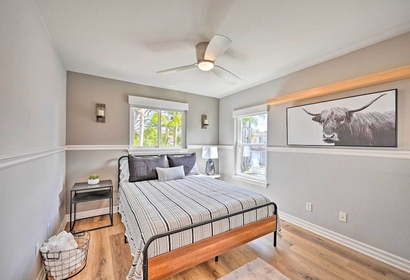 Stunning Carlsbad Gem W/ Fire Pit & Hot Tub!