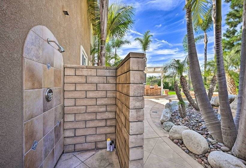 Stunning Carlsbad Gem W/ Fire Pit & Hot Tub!