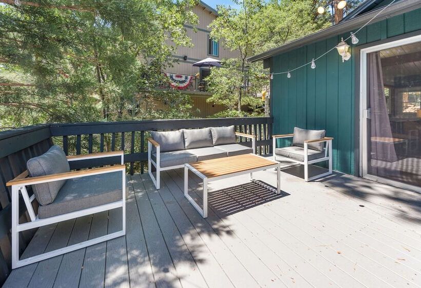 The Honey Pot Hideaway