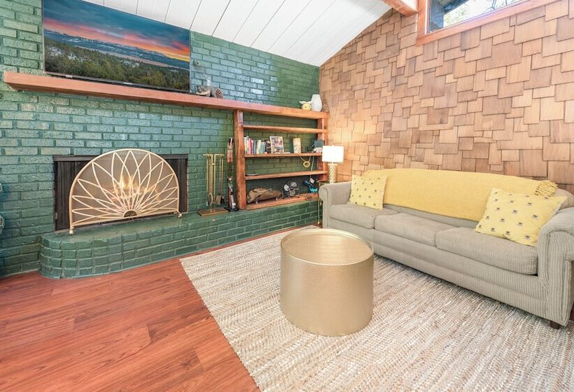 The Honey Pot Hideaway