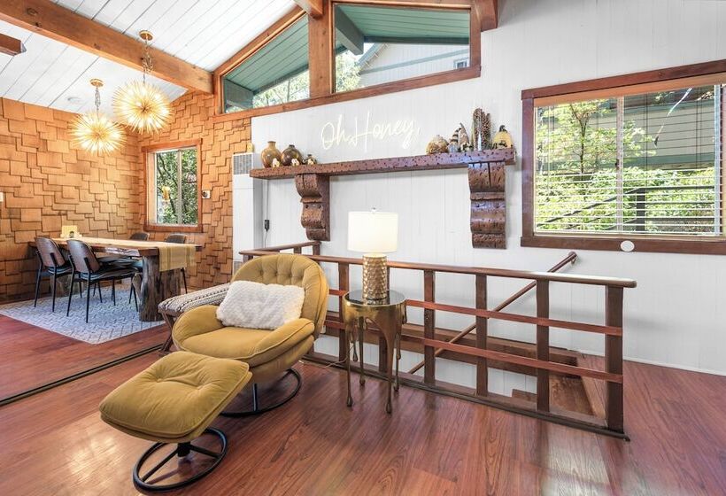 The Honey Pot Hideaway