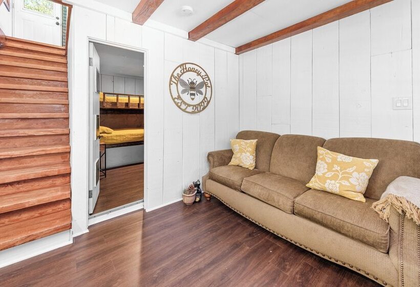 The Honey Pot Hideaway