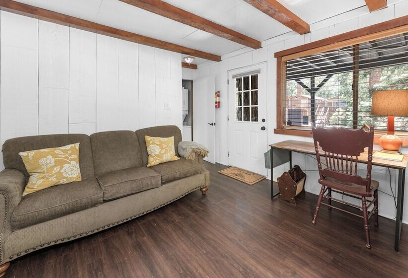 The Honey Pot Hideaway