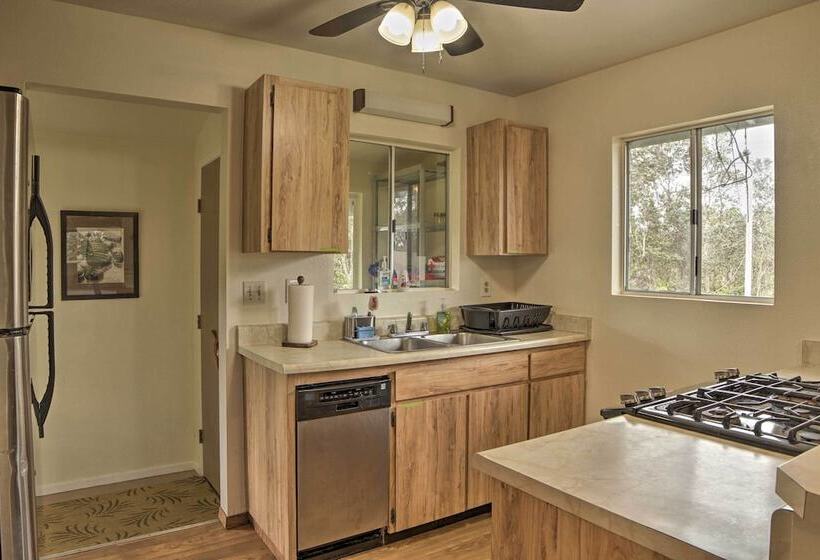 Tropical Volcano Bungalow < 4 Mi To Nat L Park!