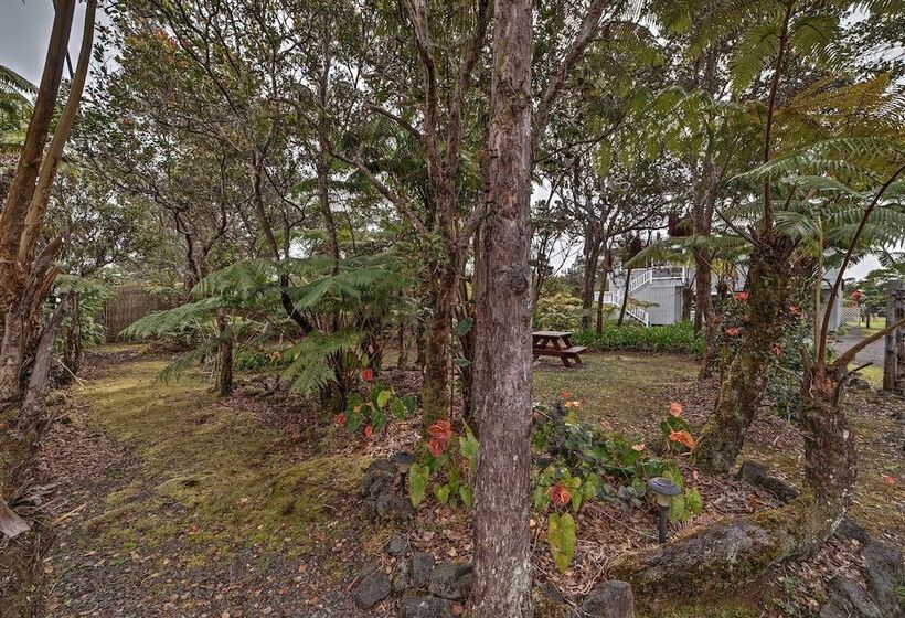 Tropical Volcano Bungalow < 4 Mi To Nat L Park!