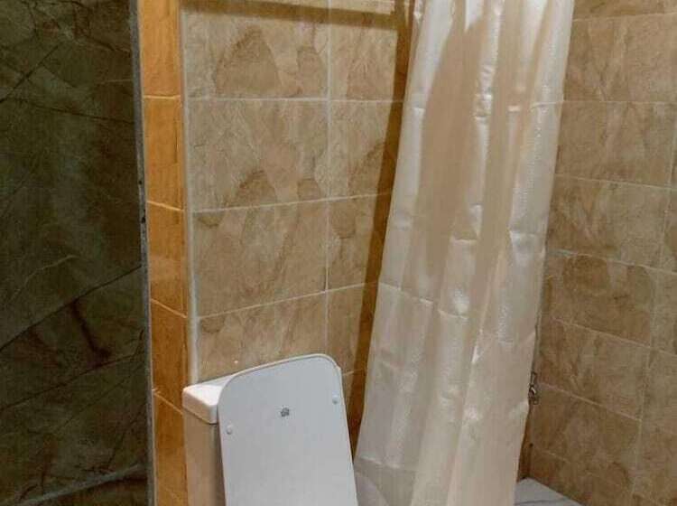 هاستل London Branch Hotel And Restaurant