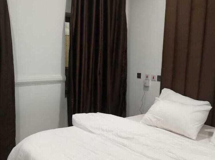 هاستل London Branch Hotel And Restaurant