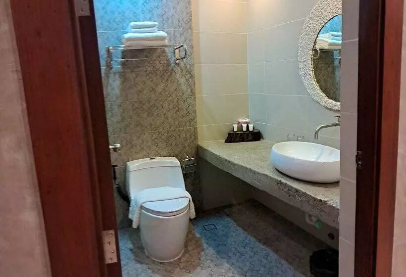 Aqua Frontier Hotel And Restaurant