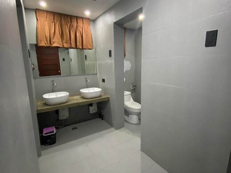 Aqua Frontier Hotel And Restaurant