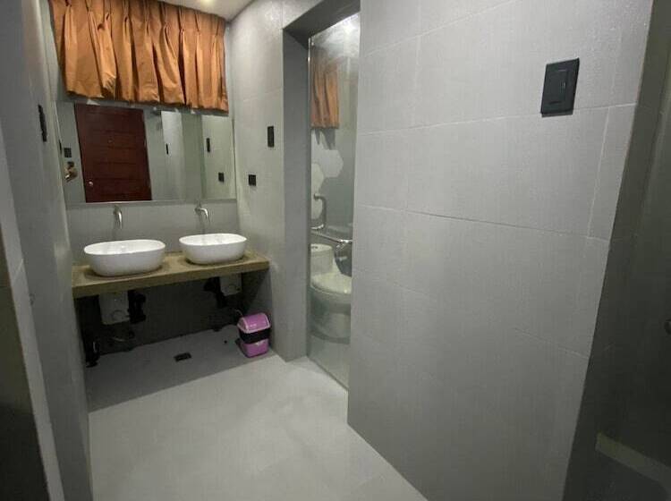 Aqua Frontier Hotel And Restaurant