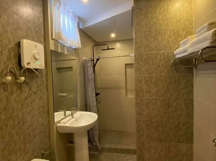 Aqua Frontier Hotel And Restaurant