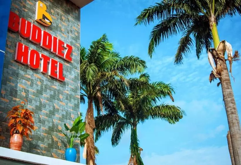 Buddiez Hotel & Resort
