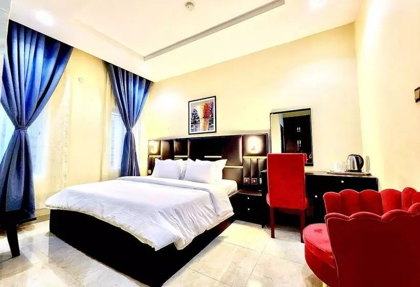 Buddiez Hotel & Resort