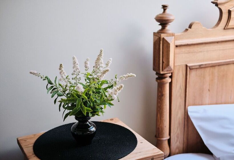 Grill House & Hotel Pernigele