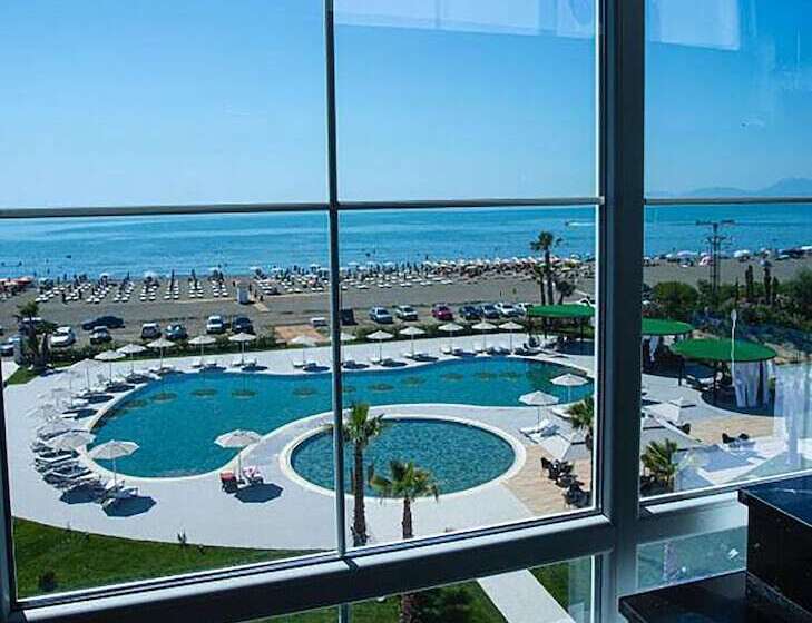 هتل Adamas Resort &