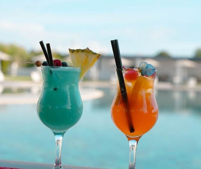 هتل Adamas Resort &