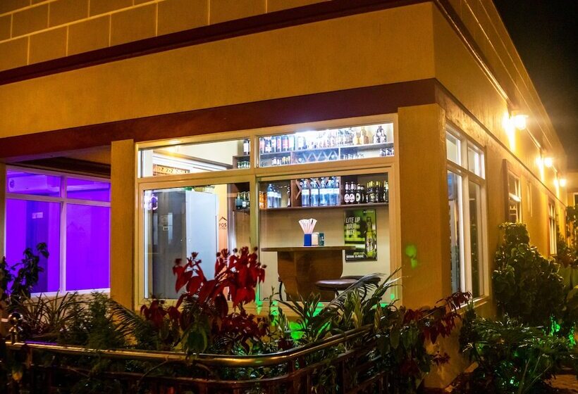 هتل Deposh Tororo