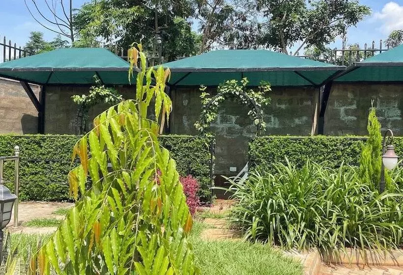 هتل Deposh Tororo