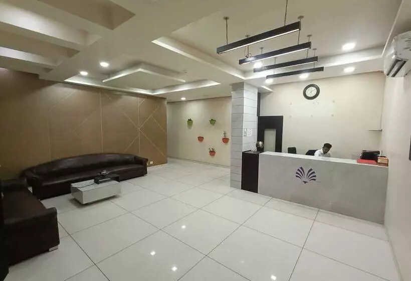 Hotelli Grand Ambience