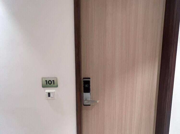 فندق Green Garden Cafe &