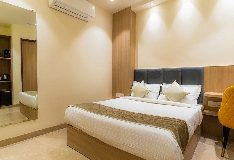 فندق Green Garden Cafe &