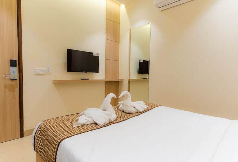 فندق Green Garden Cafe &