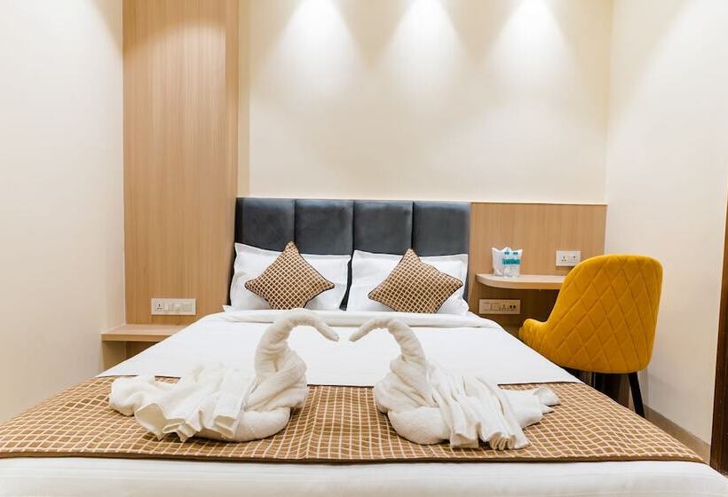 فندق Green Garden Cafe &