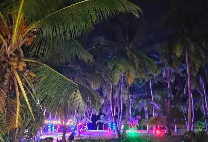 Hotelli Honeymoon Beach Resort